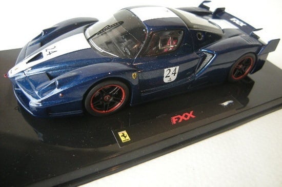 Ferrari Fxx bleumarin #24 cu vitrina plexiglass - 1/43 Hot Wheels Elite