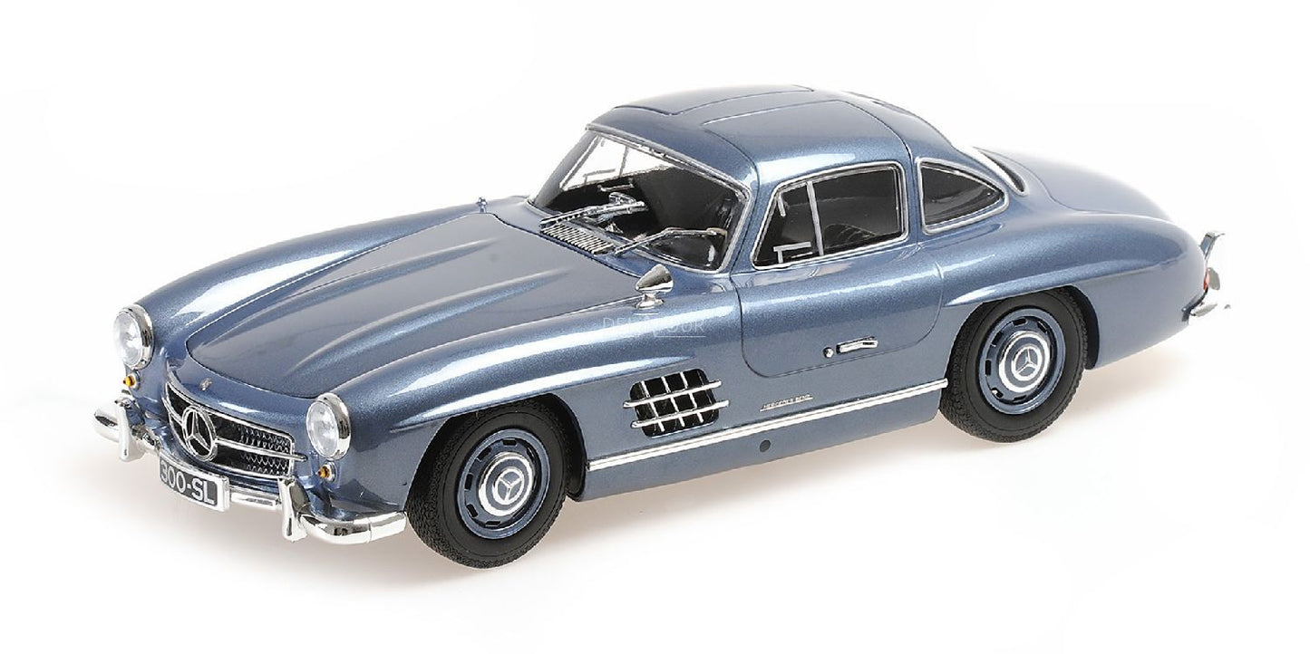 Mercedes-Benz 300 SL W198 1955 light blue metallic 1/450pcs - 1/18 Minichamps