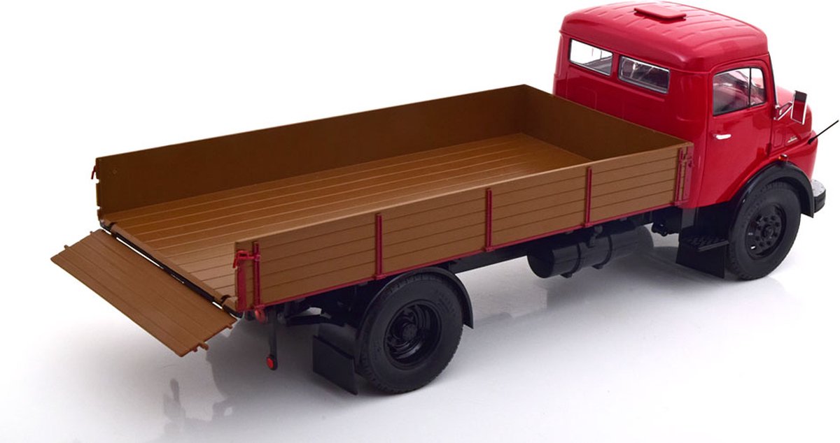 Camion Mercedes Benz L911 - 1/18 SCHUCO