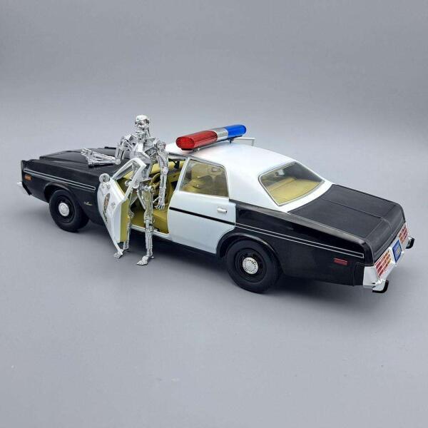 Dodge Monaco Metropolitan Police 1977 si figurina Endoskeleton T-800 The Terminator - 1/18 Greenlight
