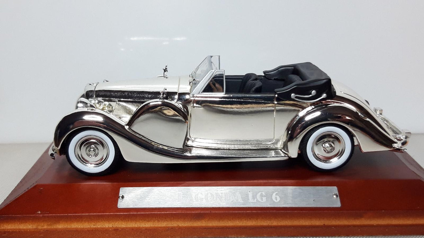 Lagonda LG 6 silver cu vitrina plexiglass (crapata) - 1/43 Atlas Collections