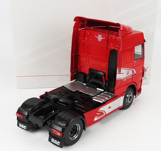 Camion DAF XF Space 2018 - 1/18 Premium ClassiXXs by Ixo Models