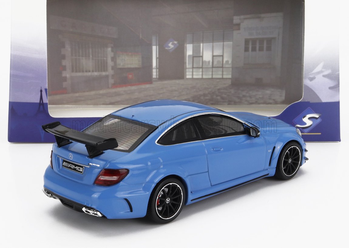 Mercedes-Benz C63 AMG Black Series bleu cu vitrina - 1/43 Solido