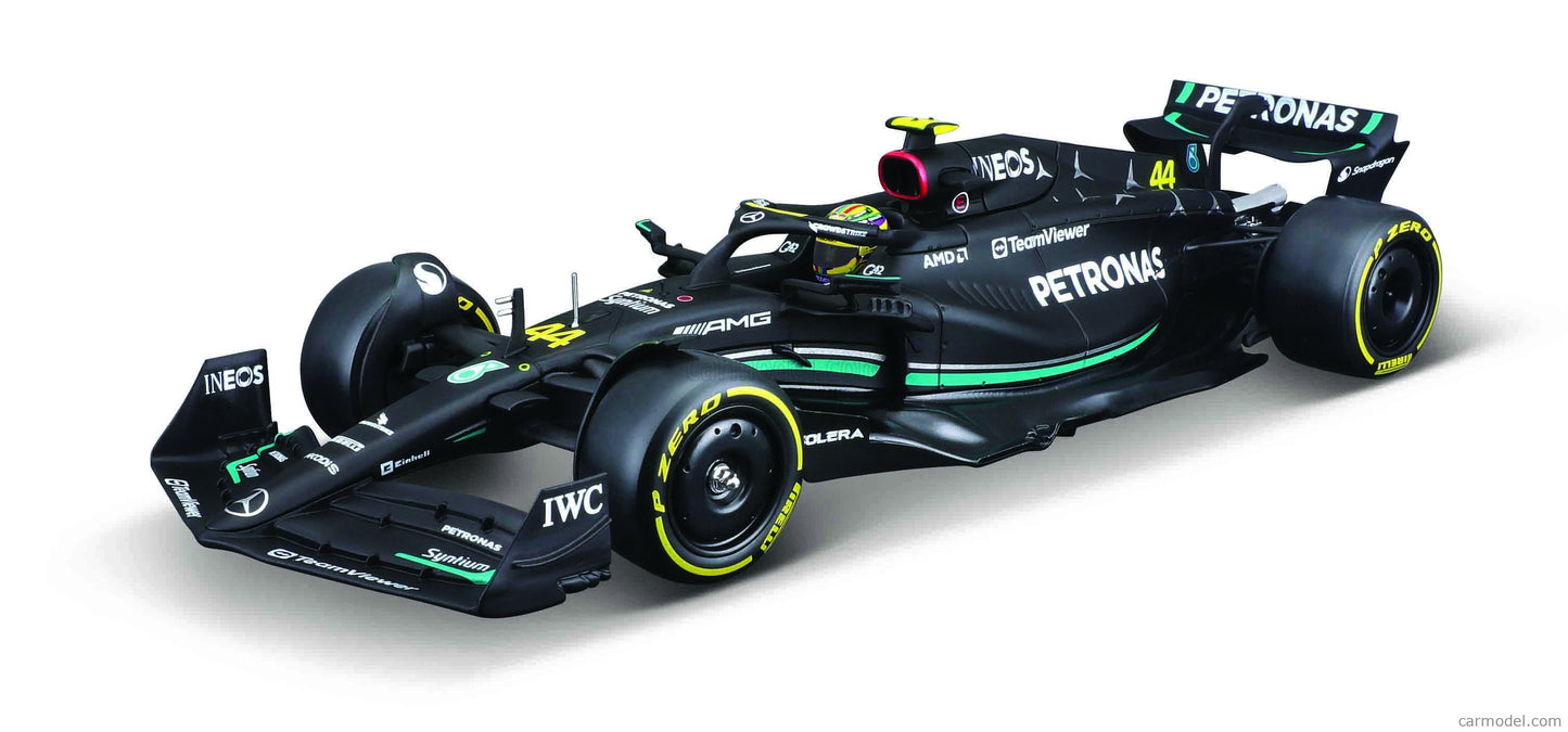 Formula 1 Mercedes AMG F1 W14E Performance #44 cu vitrina plexiglass Lewis Hamilton - 1/24 Bburago