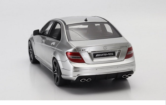 Mercedes C63 AMG sedan MKI gri - 1/18 GT Spirit