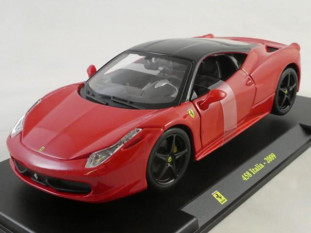 Ferrari 458 Italia 2009 cu vitrina plexiglass - 1/24 Bburago