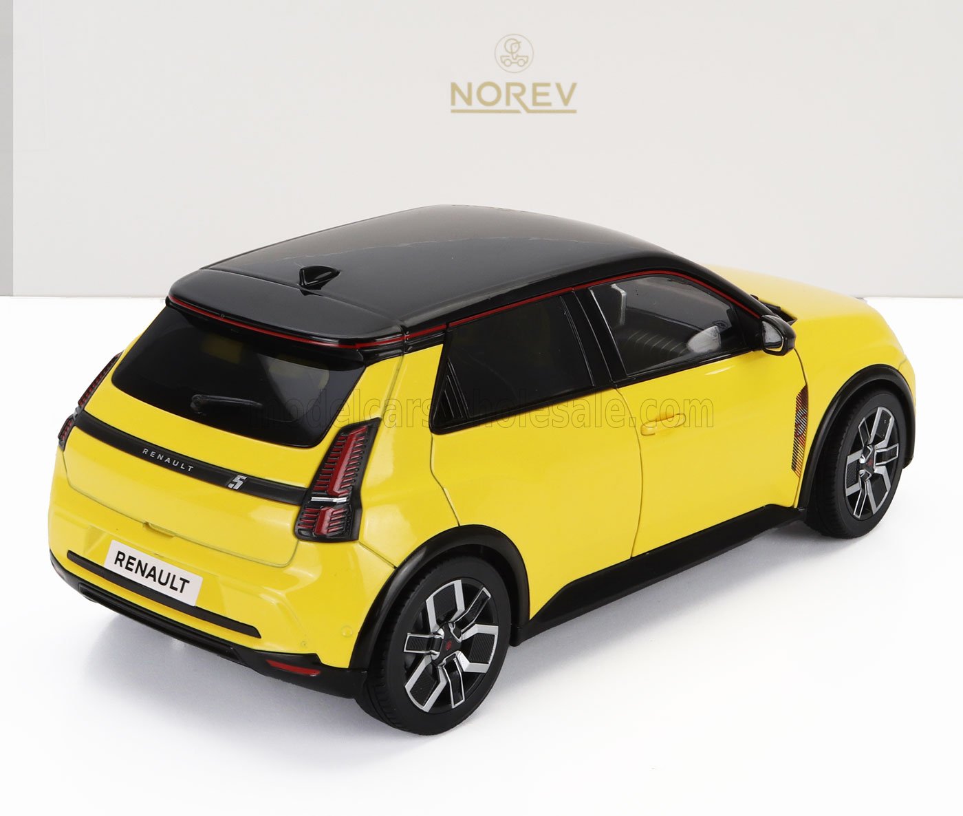 Renault 5 E-Tech 100% Electric 2024 galben/negru - 1/18 Norev