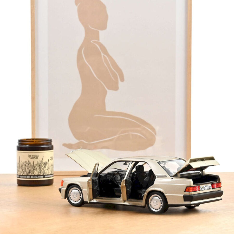 Mercedes-Benz 190E 2.3-16 1984 smoke silver metallic - 1/18 Norev