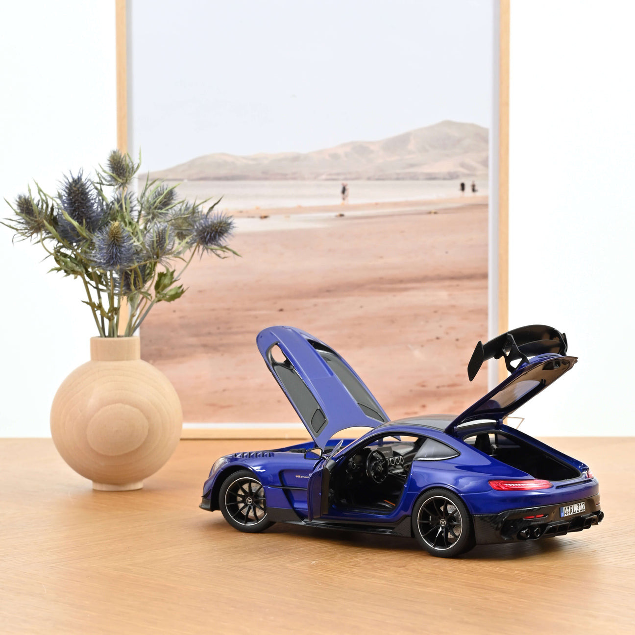 Mercedes-AMG GT Black Series 2021 albastru - 1/18 Norev