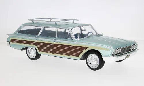 Ford Country Squire light blue - 1/18 Model Car Group