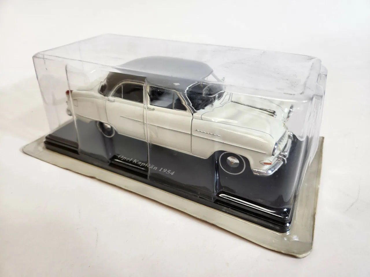 Opel Kapitan 1954 - 1/24 Hachette