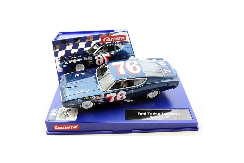 Ford Torino Talladega No.76 1970 cu pilot si vitrina plexiglass pentru pista Carrera - 1/32 Carrera Evolution