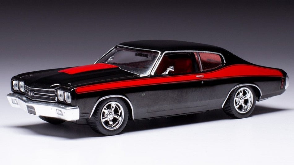 Chevrolet Chevelle SS 1970 negru/rosu cu vitrina plexiglass - 1/43 Ixo Models