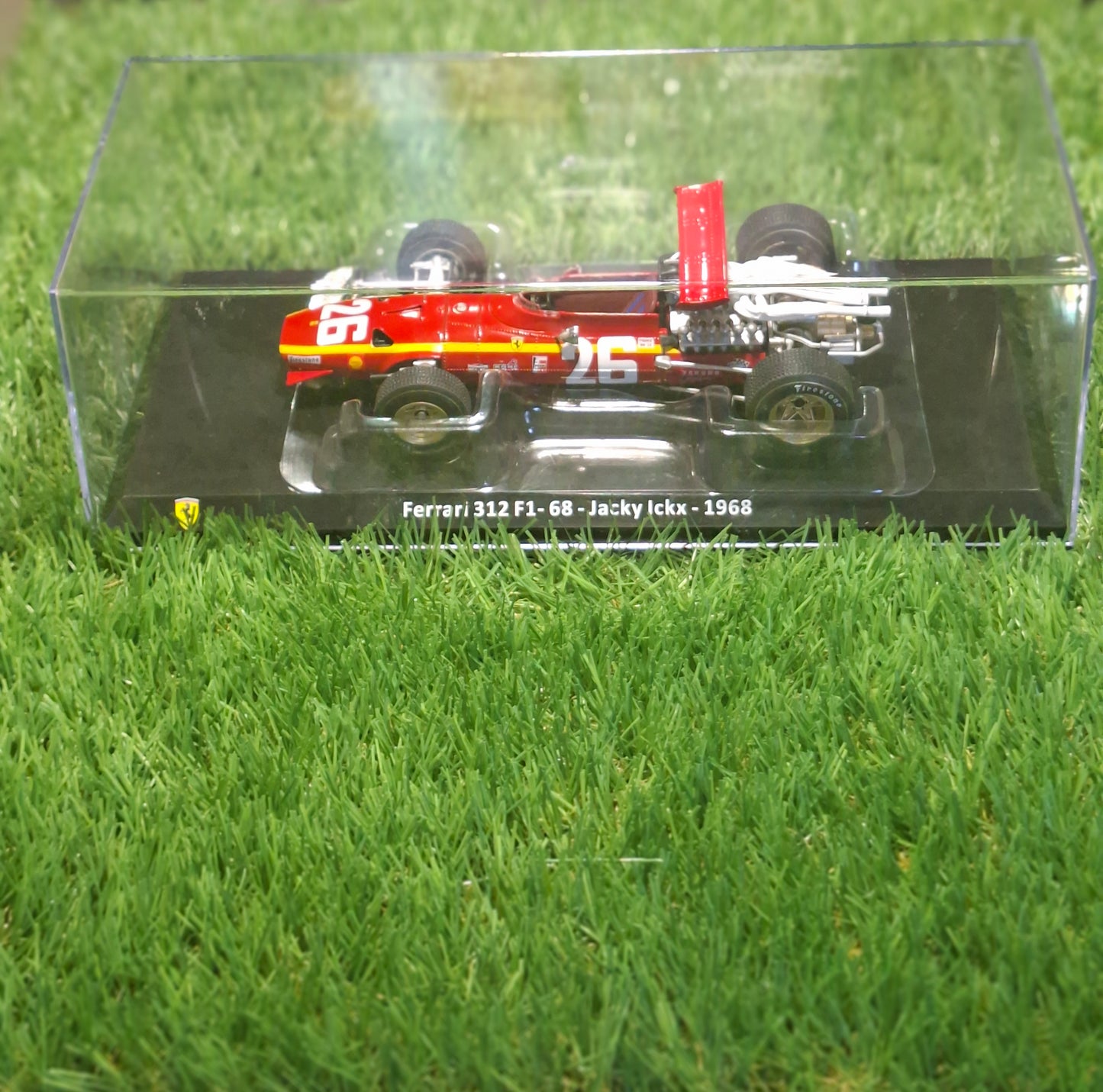 Formula 1 Ferrari 312 F1-68 #26 - Jacky Icks 1968 cu vitrina plexiglass - 1/24 Premium Collectibles