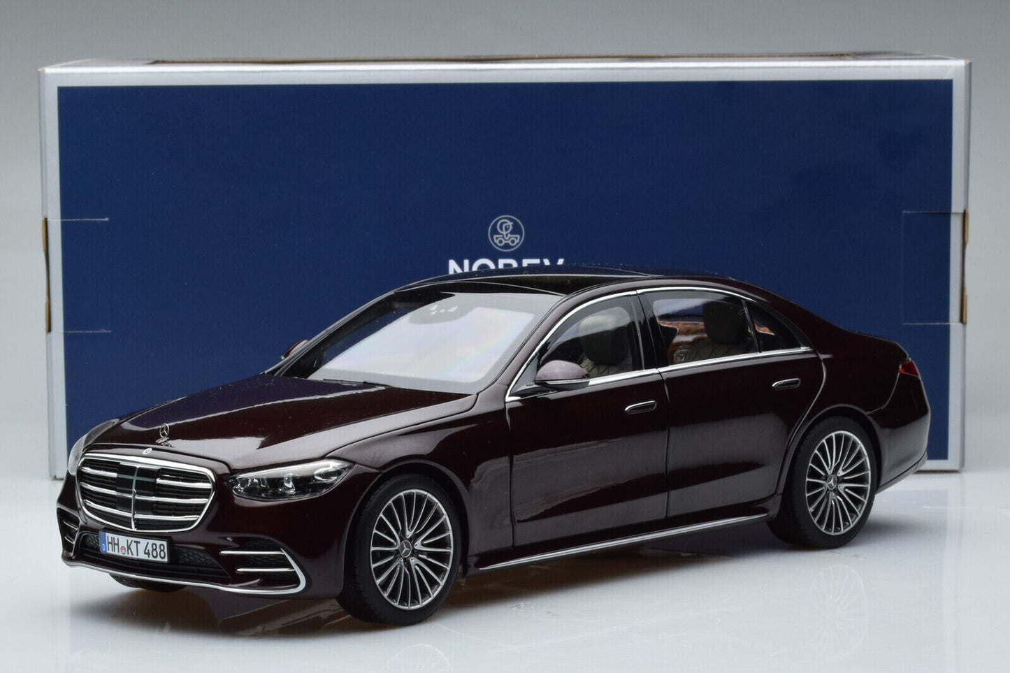 Mercedes-Benz S-Class AMG-Line 2021 red metallic - 1/18 Norev