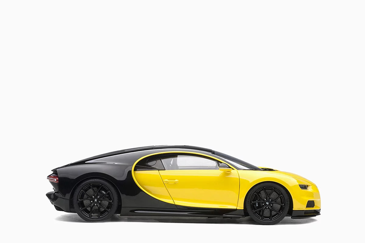 Bugatti Chiron year 2017 galben/negru - 1/18 Autoart