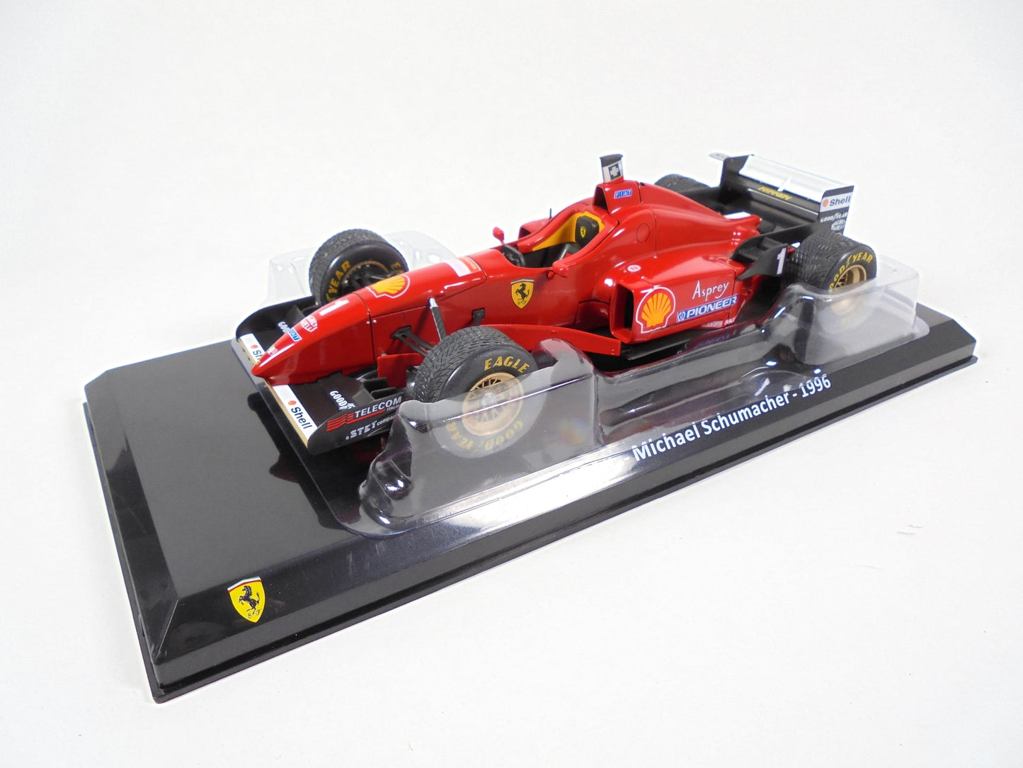 Formula 1 Ferrari F310 - Michael Schumacher 1996 cu vitrina plexiglass - 1/24 Premium Collectibles