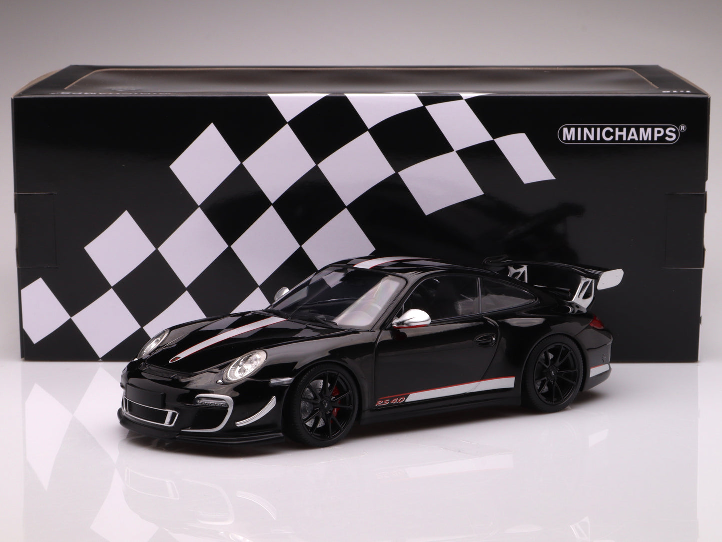 Porsche 911 GT3 RS 4.0 2011 negru - 1/18 Minichamps