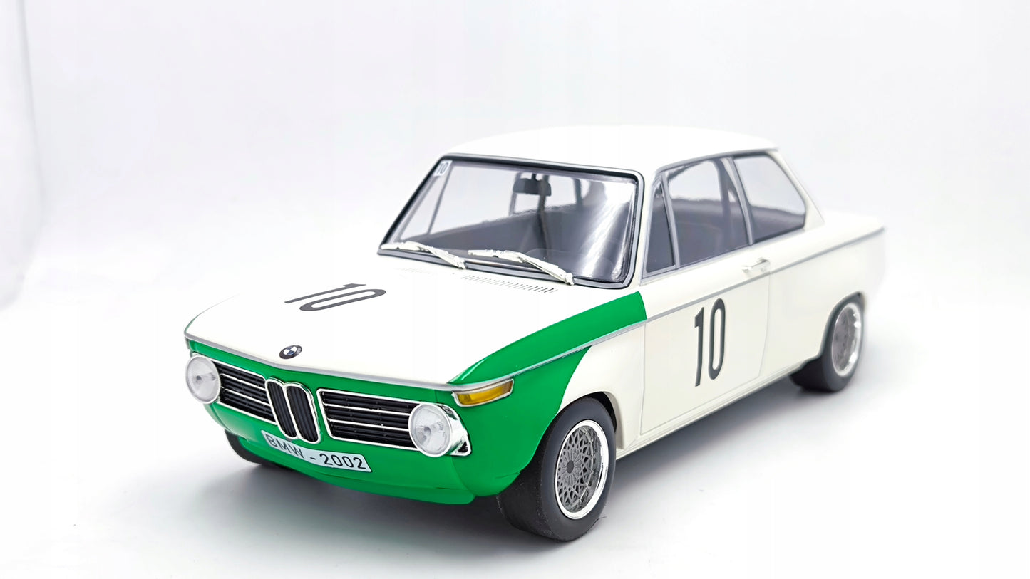 BMW 2002 Tik Hahne/Quester Winners Nurburgring 1968 #10 1/300pcs - 1/18 Minichamps