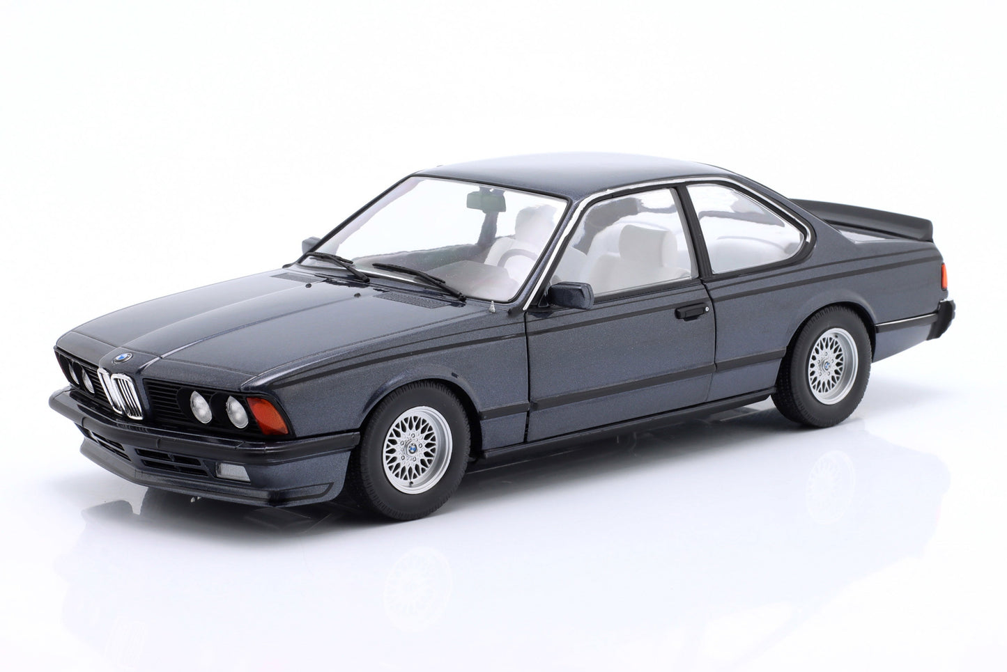 BMW 635 Csi E24 macau blue 1984 - 1/18 Solido