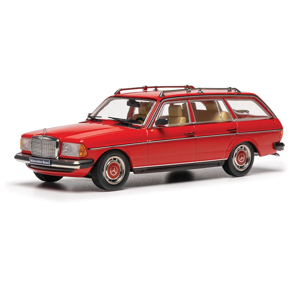 Mercedes-Benz 200T S123 1982 rosu cu vitrina plexiglass - 1/43 Ixo Modelcars