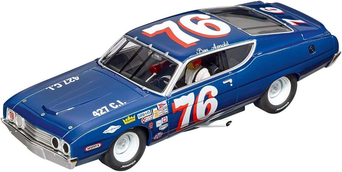 Ford Torino Talladega No.76 1970 cu pilot si vitrina plexiglass pentru pista Carrera - 1/32 Carrera Evolution