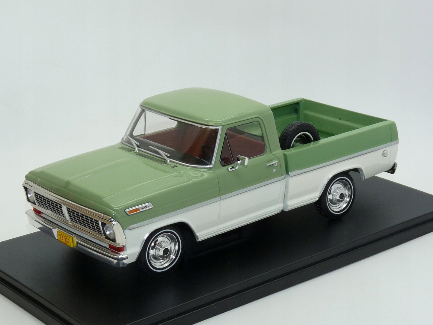 Ford F-100 1970 - 1/24 Whitebox