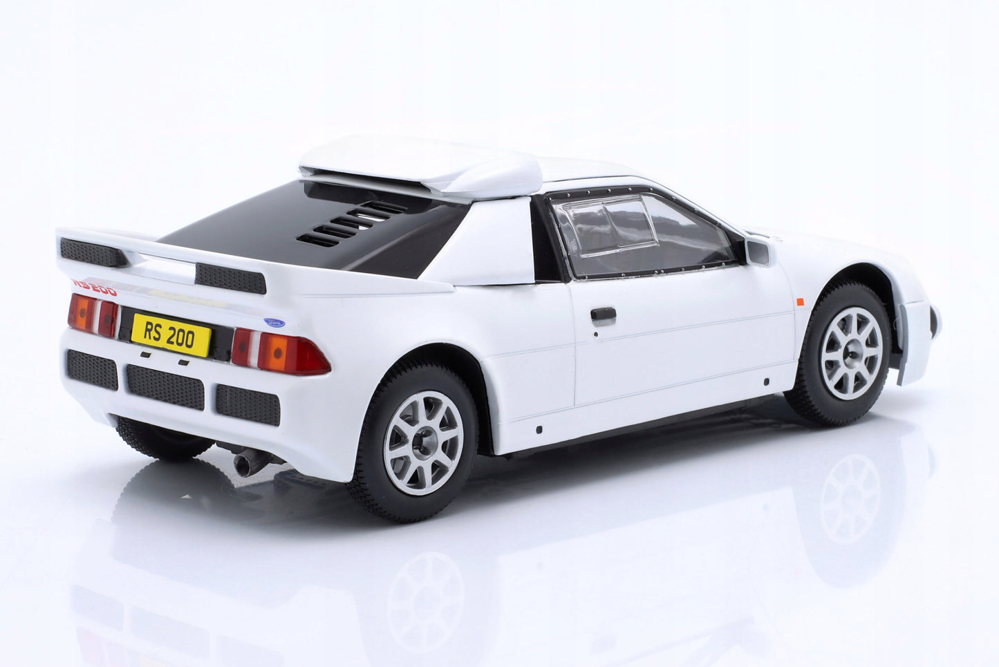 Ford RS 200 alb - 1/24 Whitebox