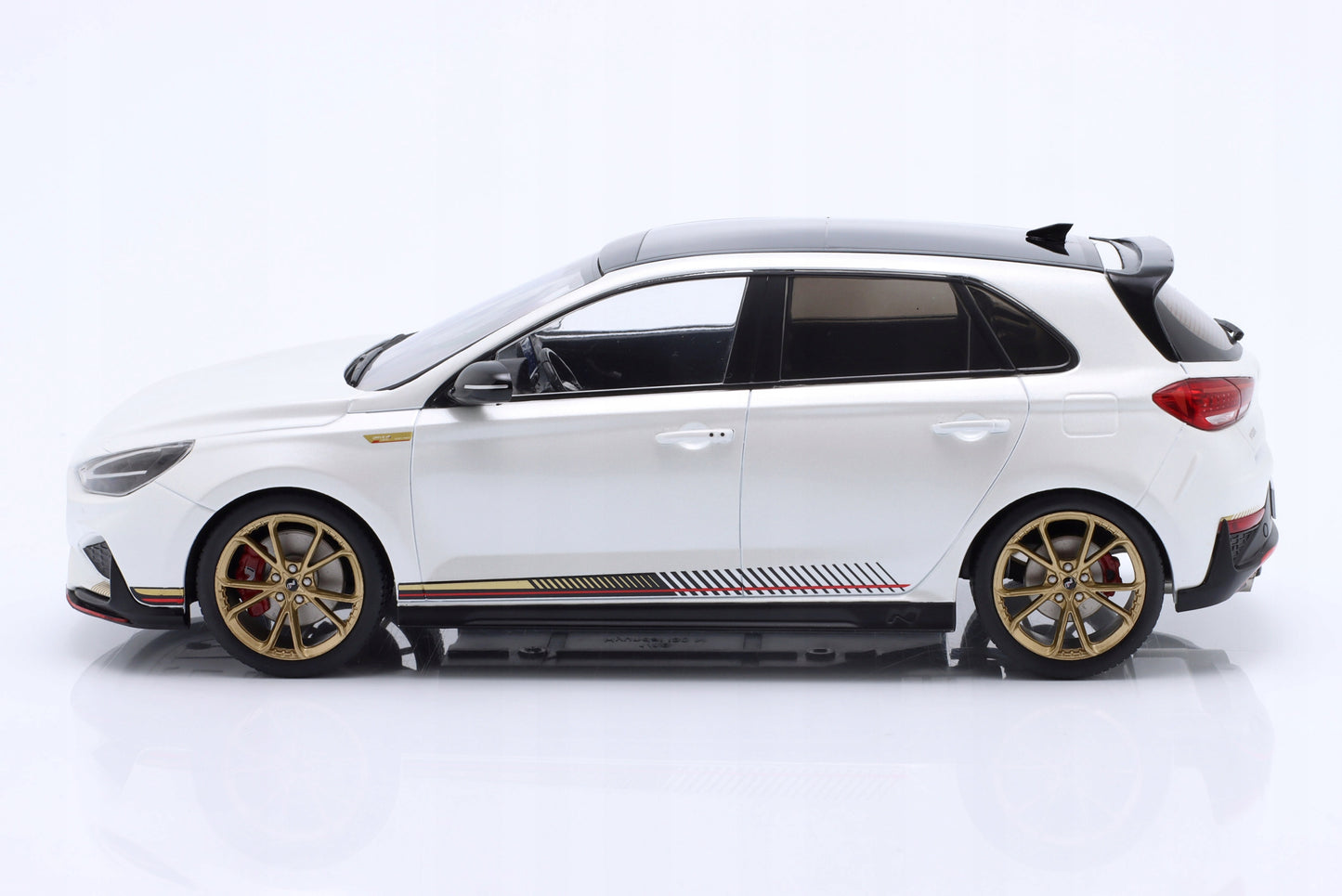 Hyundai i30 N alb - 1/18 Model Car Group
