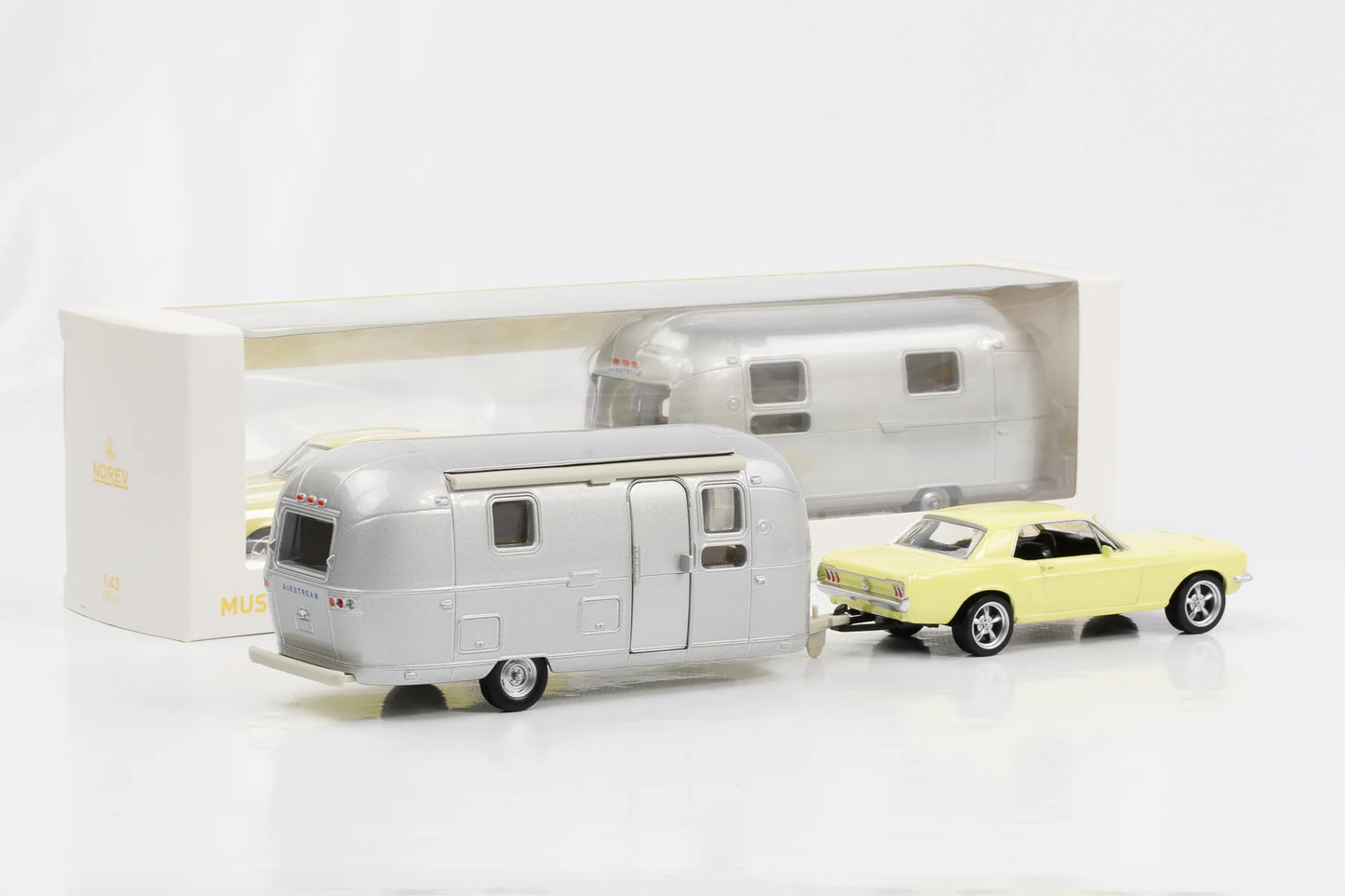 Ford Mustang 1968 galben si rulota - 1/43 Norev