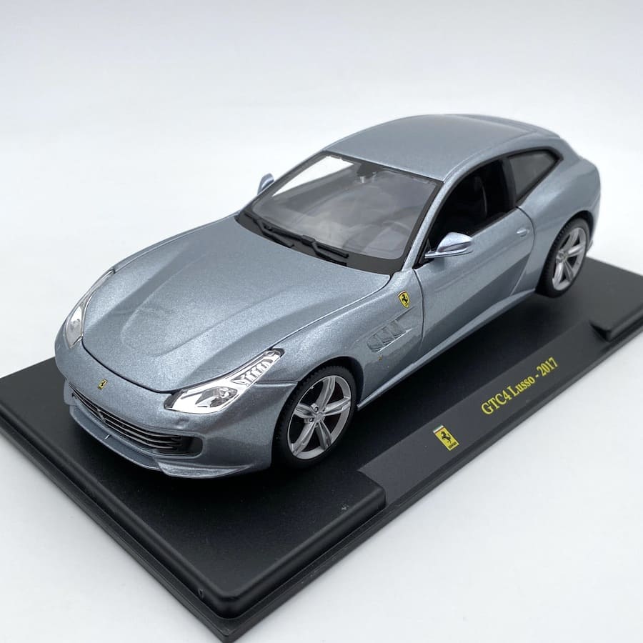 Ferrari GTC4 Lusso 2017 silver grey cu vitrina plexiglass - 1/24 Bburago