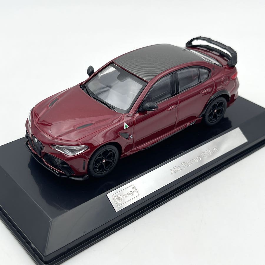 Alfa Romeo GTAm visiniu cu vitrina plexiglass - 1/43 Bburago