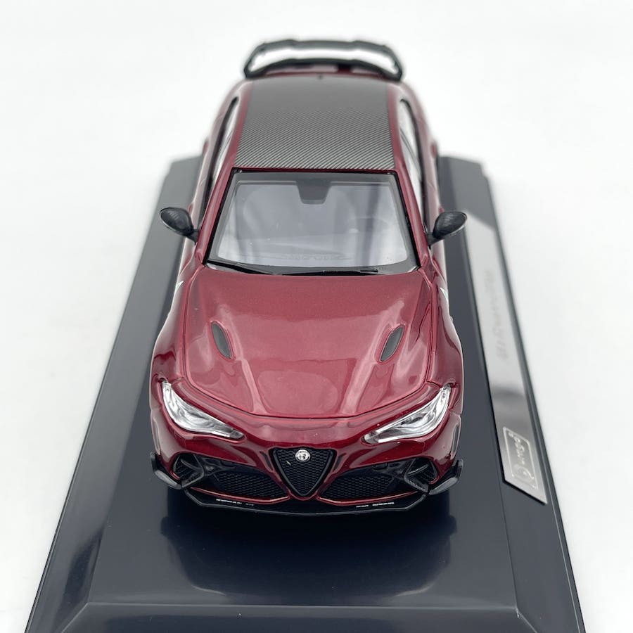 Alfa Romeo GTAm visiniu cu vitrina plexiglass - 1/43 Bburago
