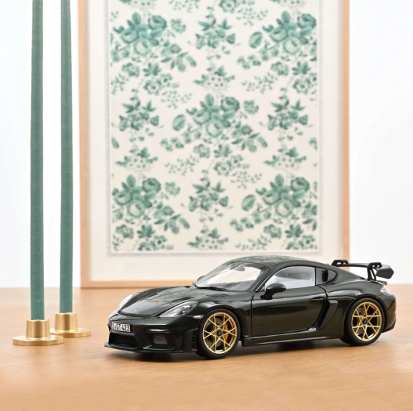 Porsche Cayman GT4 RS 2023 weissach pach brewstergreen - 1/18 Norev