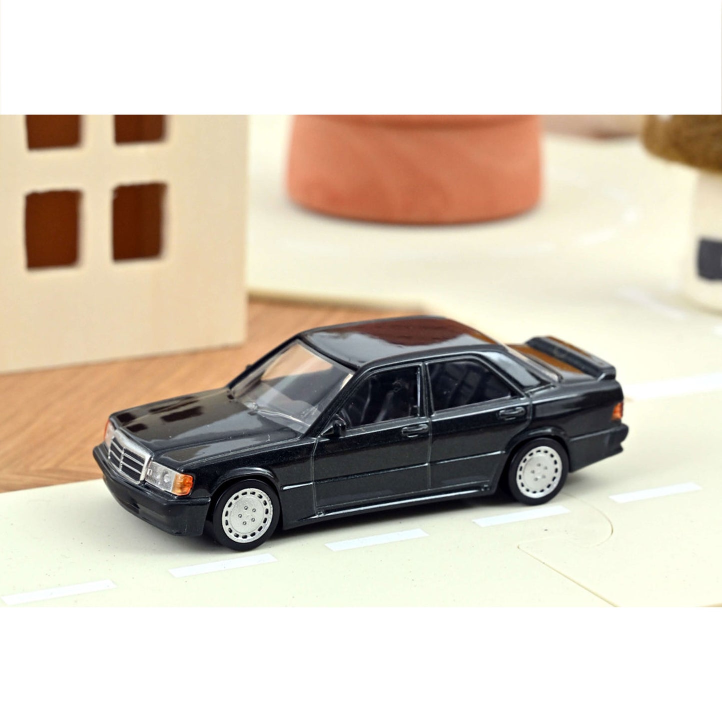 Mercedes 190E 2.3 negru - 1/43 Norev