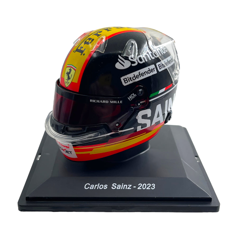 Casca Carlos Sainz jr. Ferrari #55 3rd Italy GP Formula 1 2023 cu vitrina plexiglass - 1/5 Spark