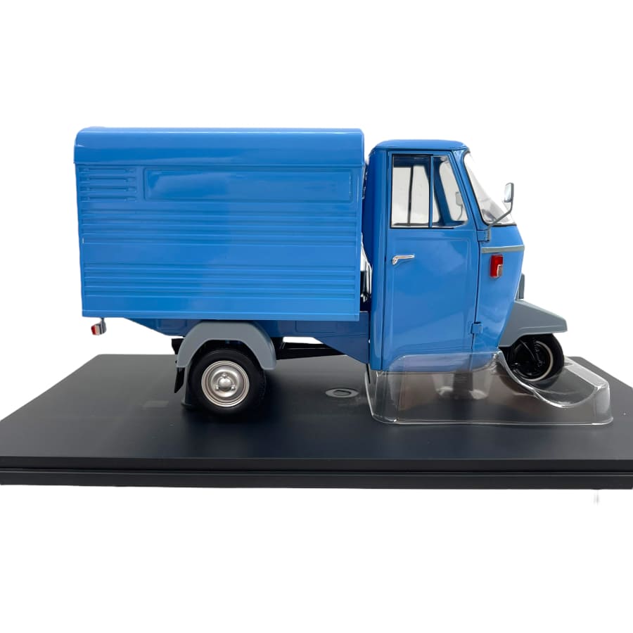 Piaggio Ape P501 Year 1979 albastra cu vitrina plexiglass - 1/18 Mitica