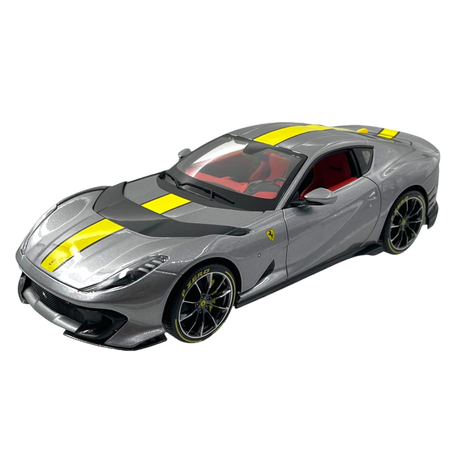 Ferrari 812 Competizione gri - 1/18 Bburago Signature