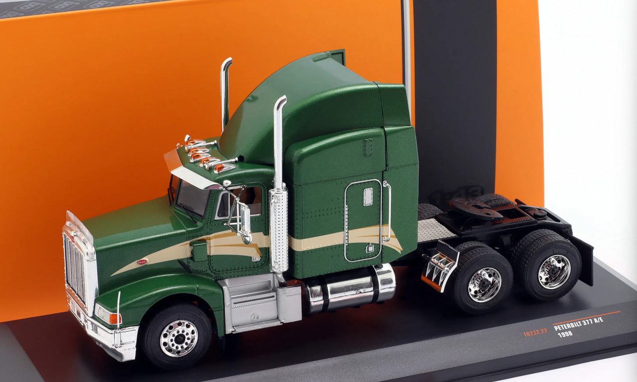 Camion Cap tractor Peterbilt 377 A/E 1998 cu vitrina plexiglass - 1/43 Ixo Models