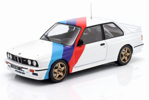 BMW M3 E30 1989 - 1/24 Whitebox