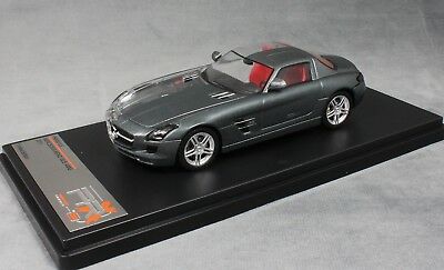 Mercedes SLS Amg 2011 cu vitrina plexiglass - 1/43 IxoModels