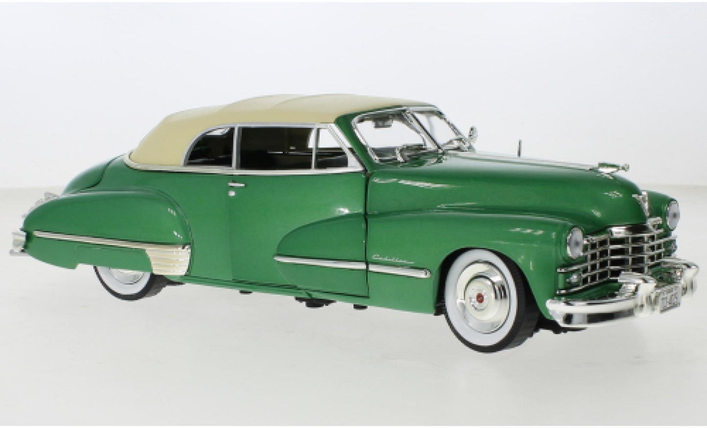 Cadillac Series 62 soft top 1947 - 1/18 Auto World