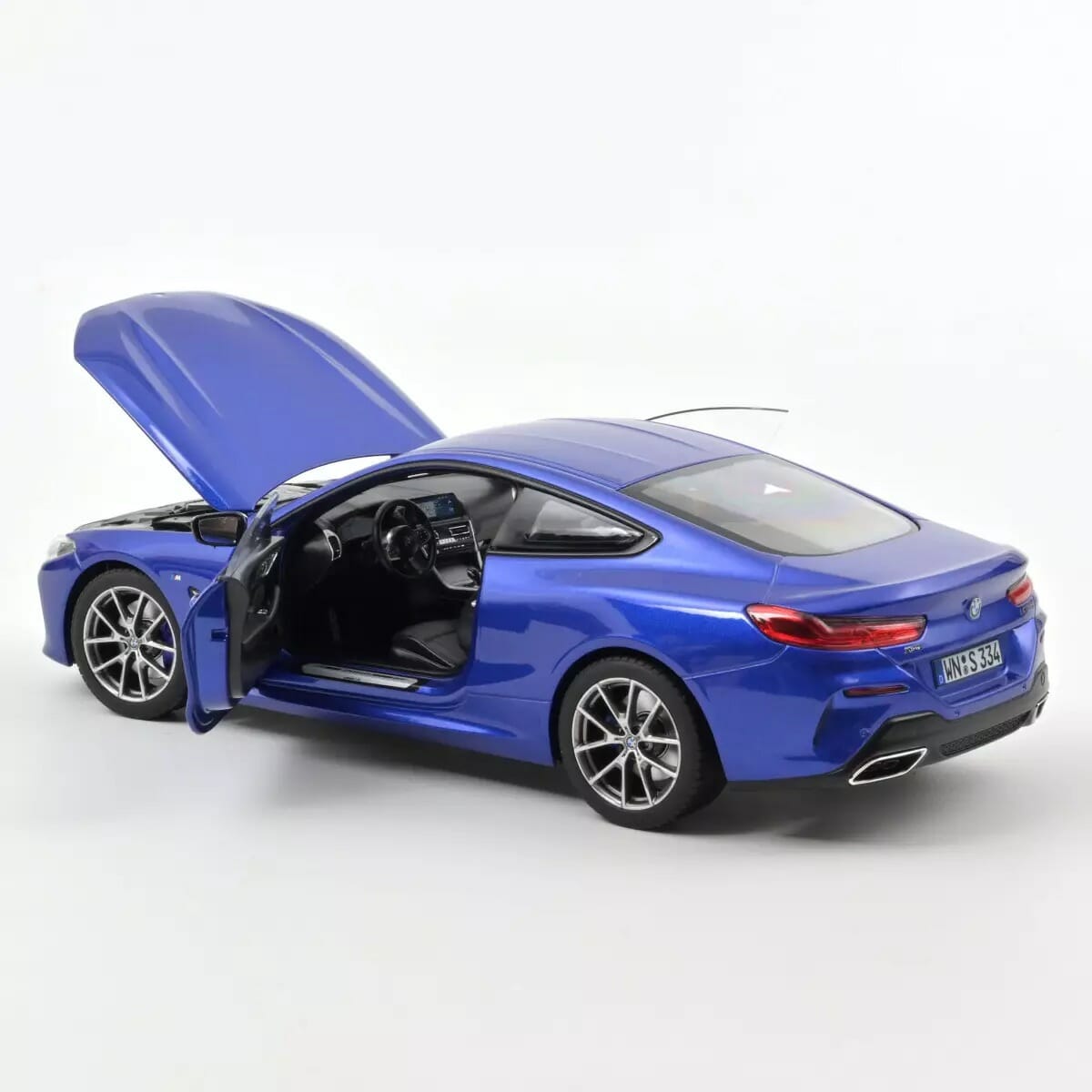 BMW M850i 2018 blue metallic - 1/18 Norev