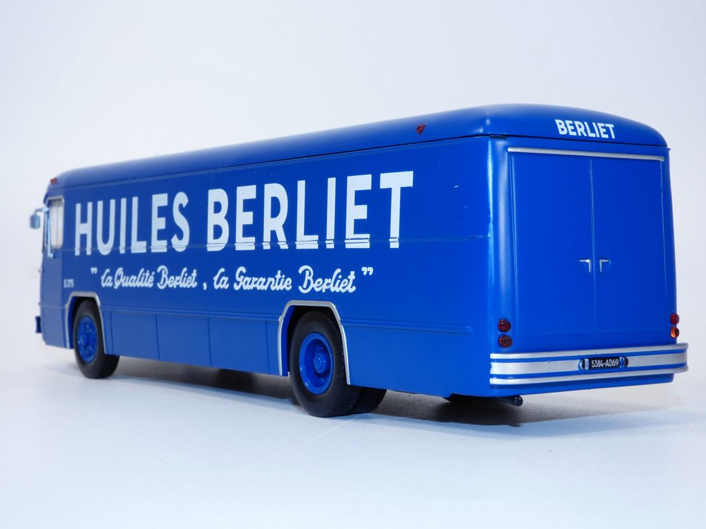 Autobuz Huiles Berliet - 1/43