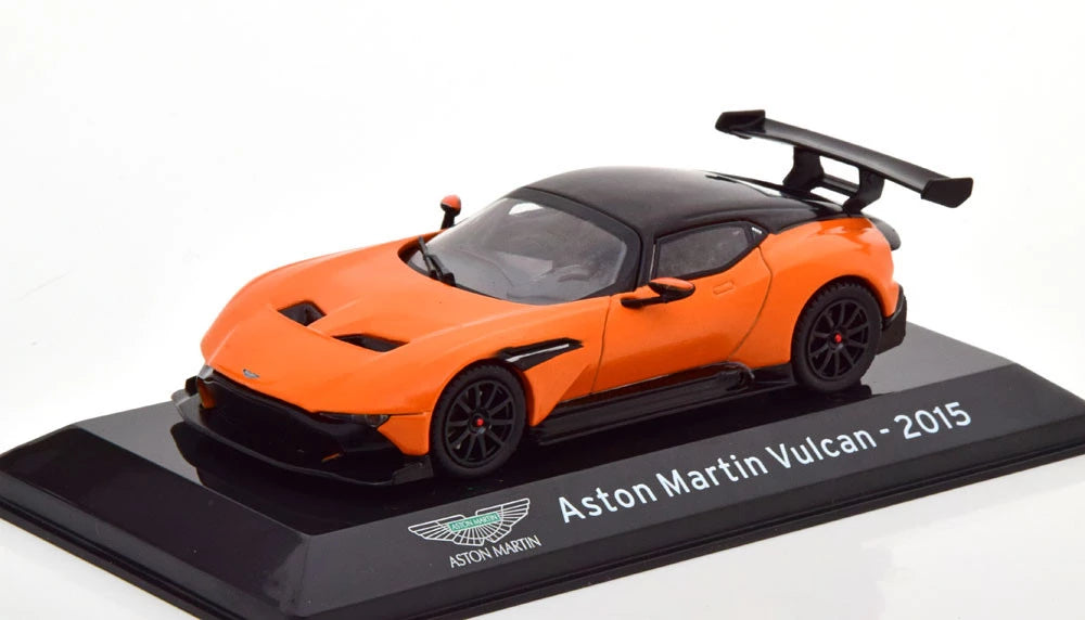 Aston Martin Vulcan 2015 cu vitrina plexiglass - 1/43 Altaya