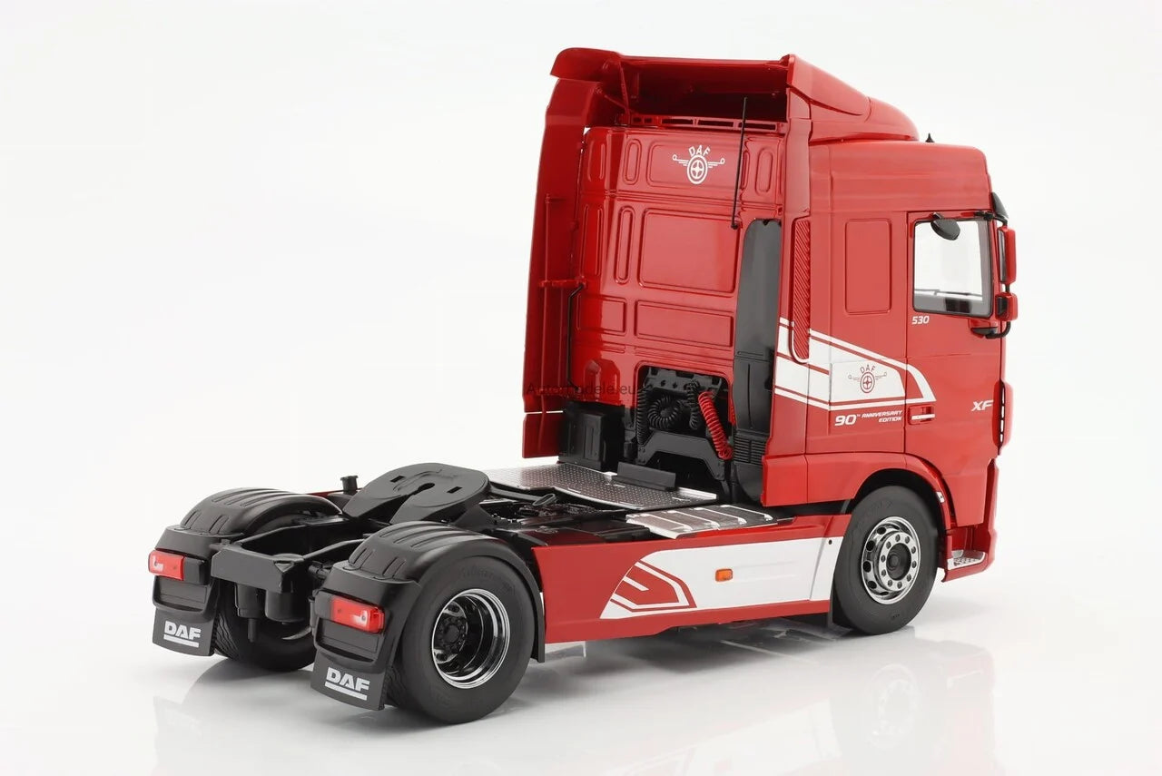 Camion DAF XF Space 2018 - 1/18 Premium ClassiXXs by Ixo Models