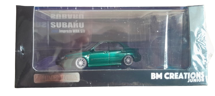 Subaru Impreza WRX STI 2001 verde cu roti de schimb si cu vitrina plexiglass - 1/64 BM Creations Junior