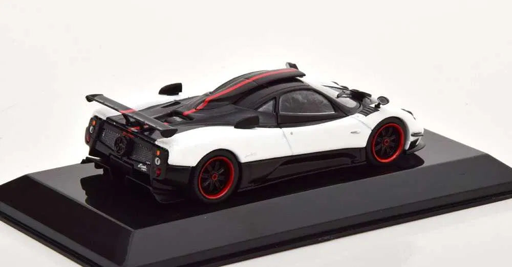 Pagani Zonda Cinque 2009 cu vitrina plexiglass - 1/43 Altaya