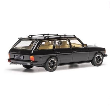 Mercedes-Benz 500 TE V8 AMG S123 1979 cu vitrina plexiglass - 1/43 Ixo Modelcars