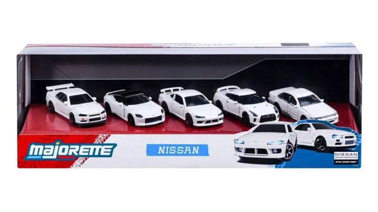 Set 5 masinute metalice Nissan - 1/64 Majorette